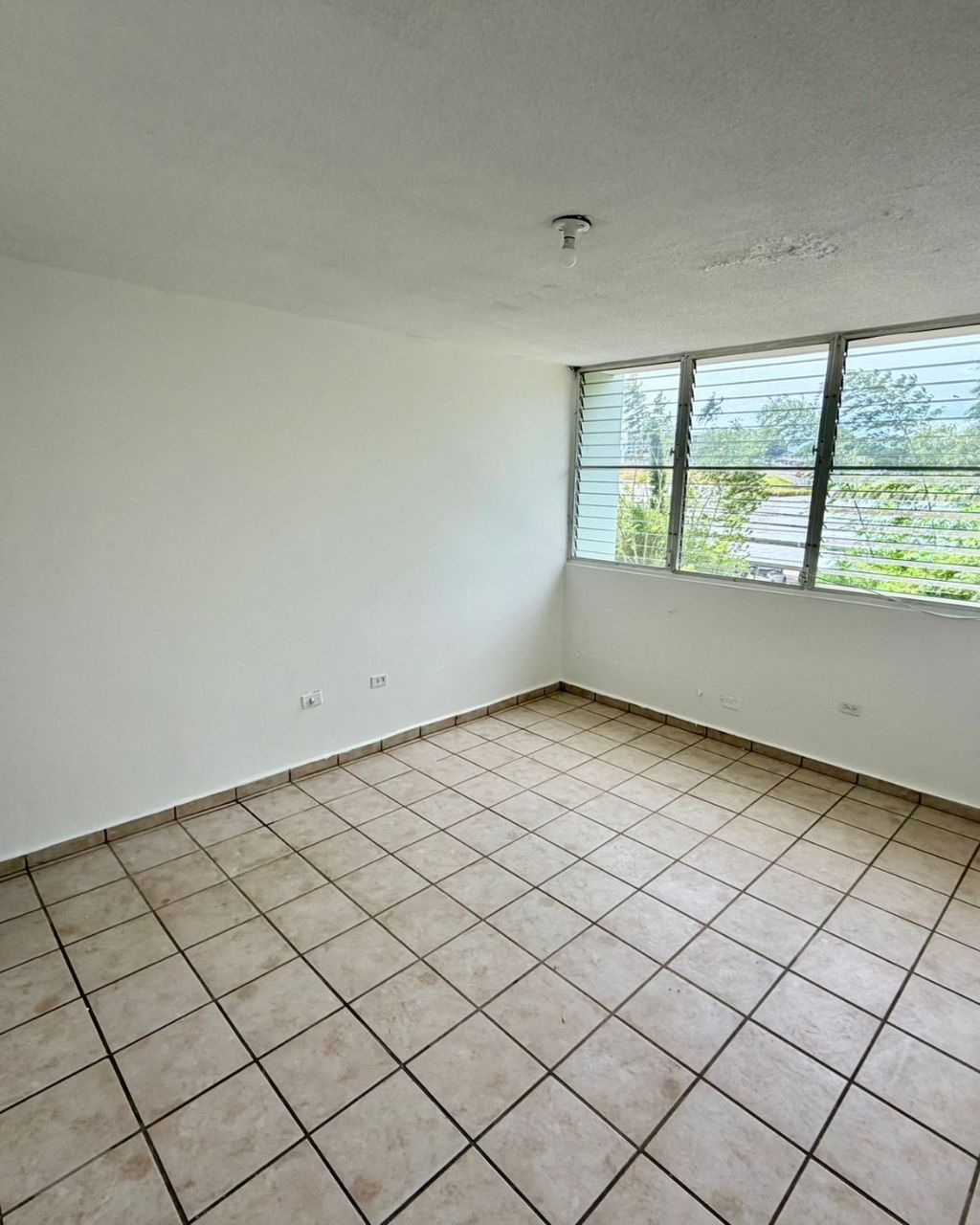 Western Lake Village Mayaguez 00680 PR