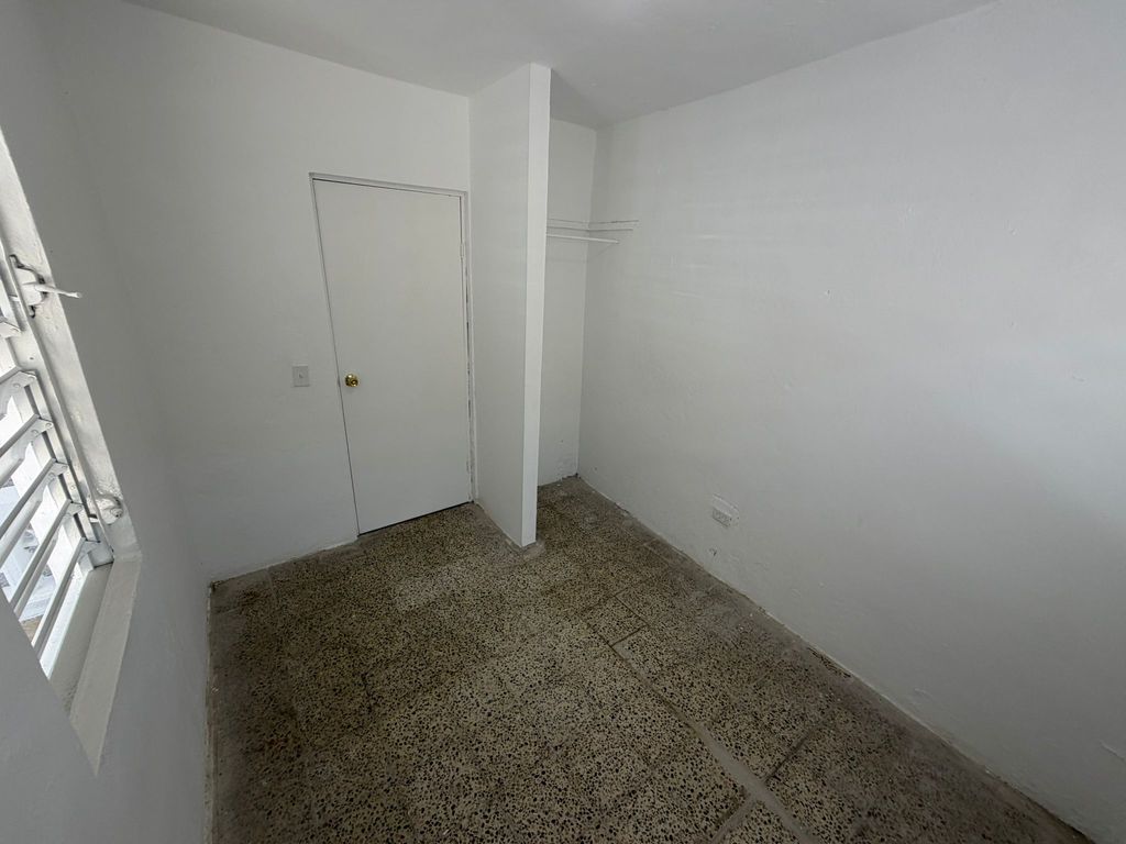Barrio Amelia Guaynabo 00934 PR