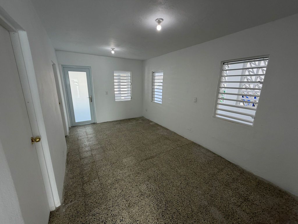 Barrio Amelia Guaynabo 00934 PR