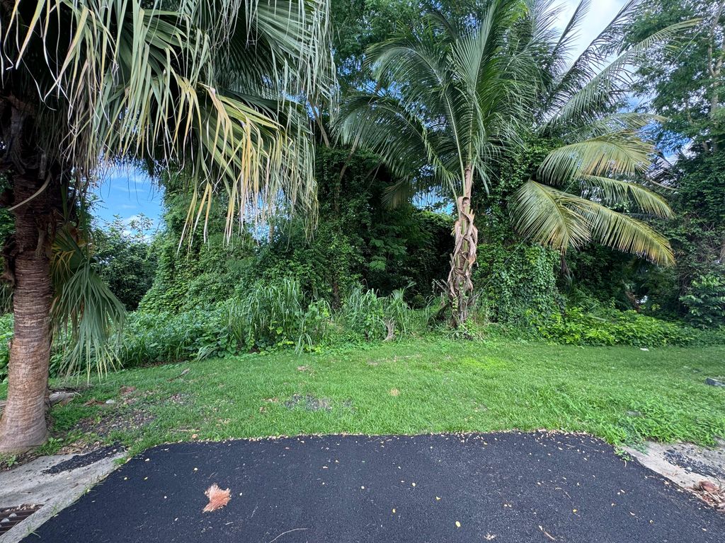 1, Calle Santa Anastacia San Juan 00926 PR