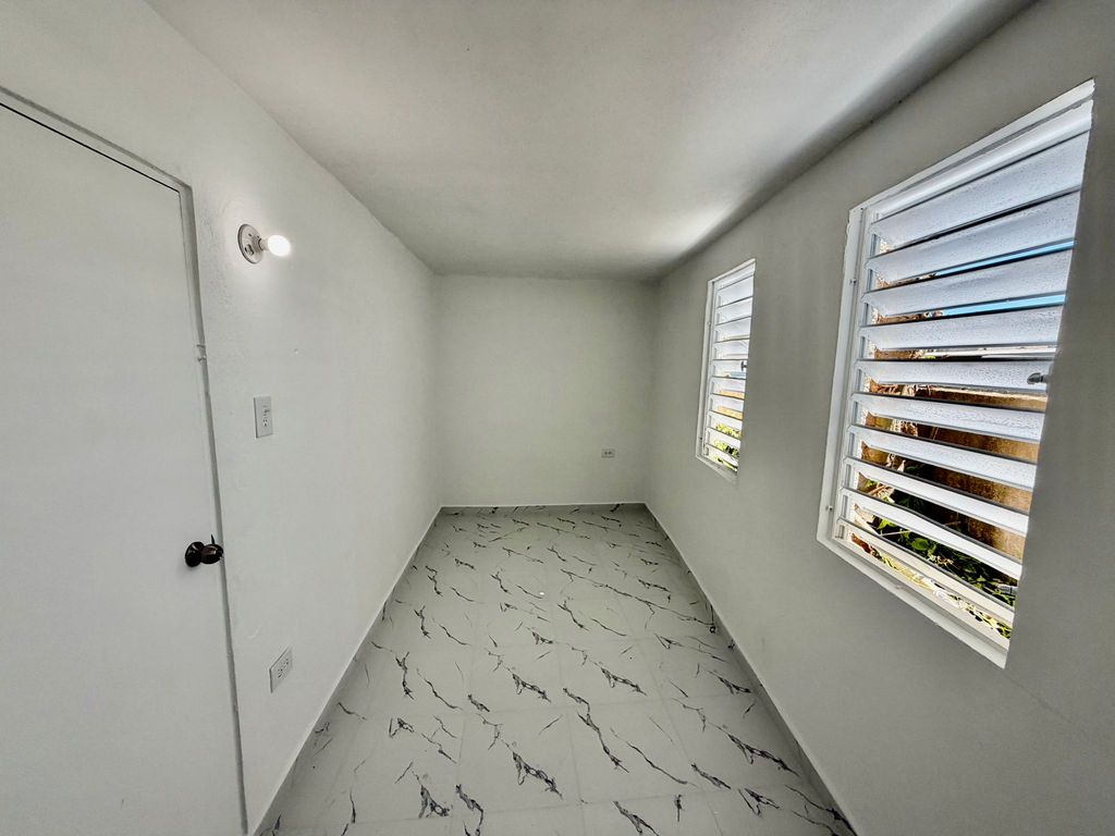 Barrio Amelia Guaynabo 00934 PR