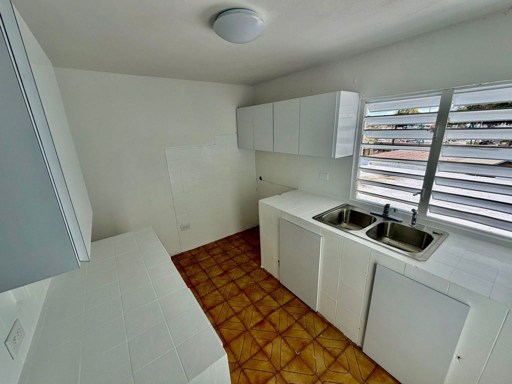 Barrio Amelia Guaynabo 00934 PR