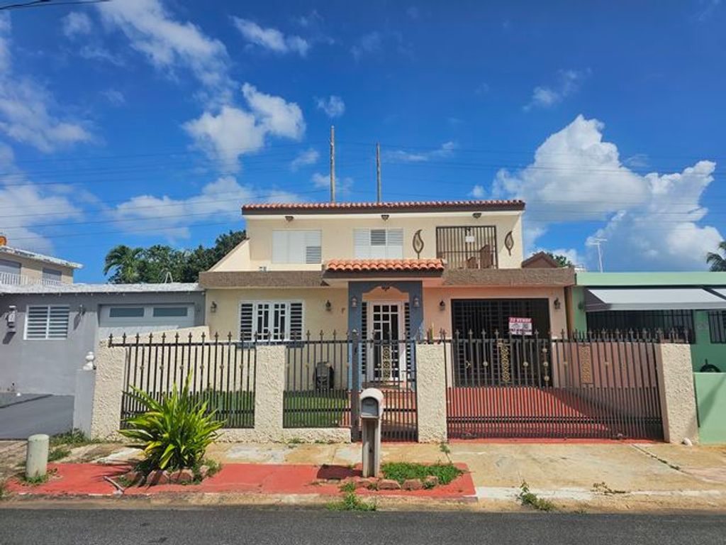 Alturas de Interamericana, 17 Trujillo Alto 00976 PR