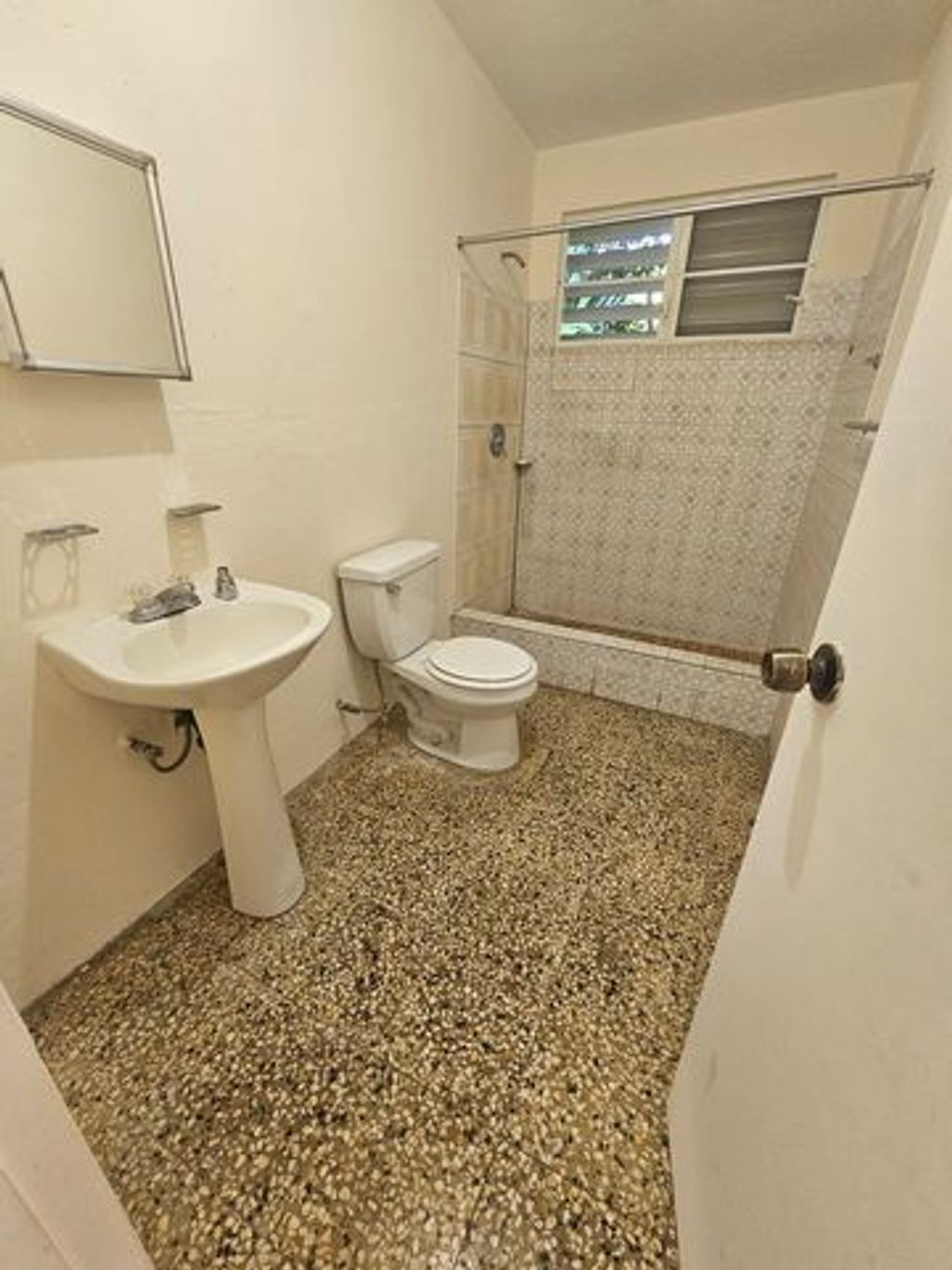 Urb Bunker, 427 Calle Costa Rica Caguas 00725 PR