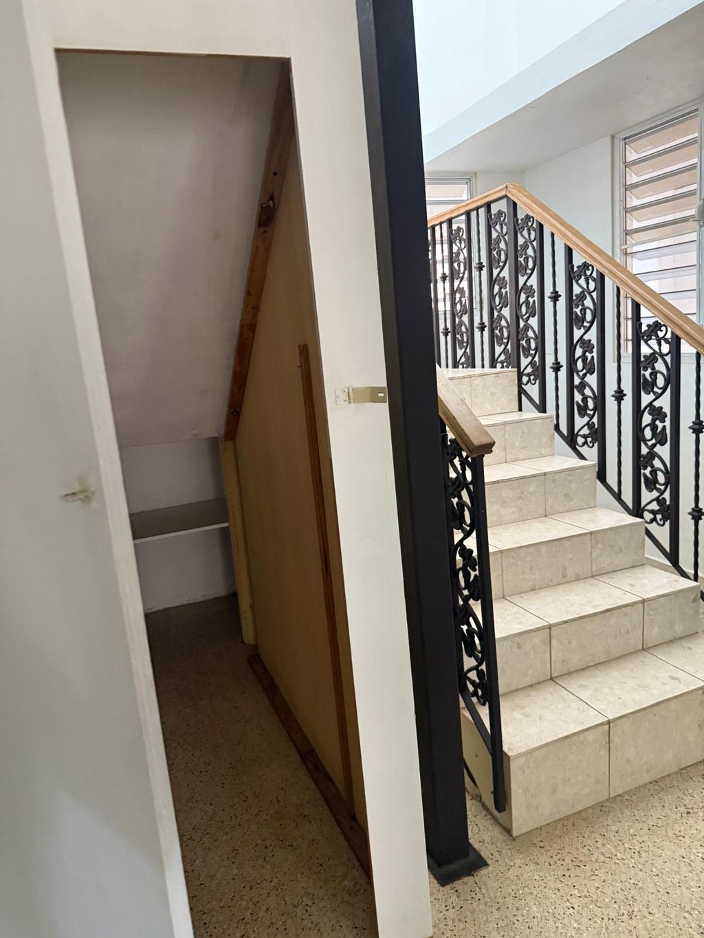 Alturas de Interamericana, 17 Trujillo Alto 00976 PR