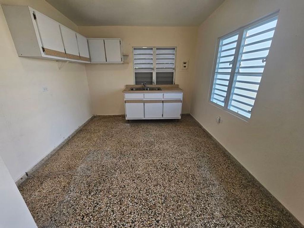 Urb Bunker, 427 Calle Costa Rica Caguas 00725 PR