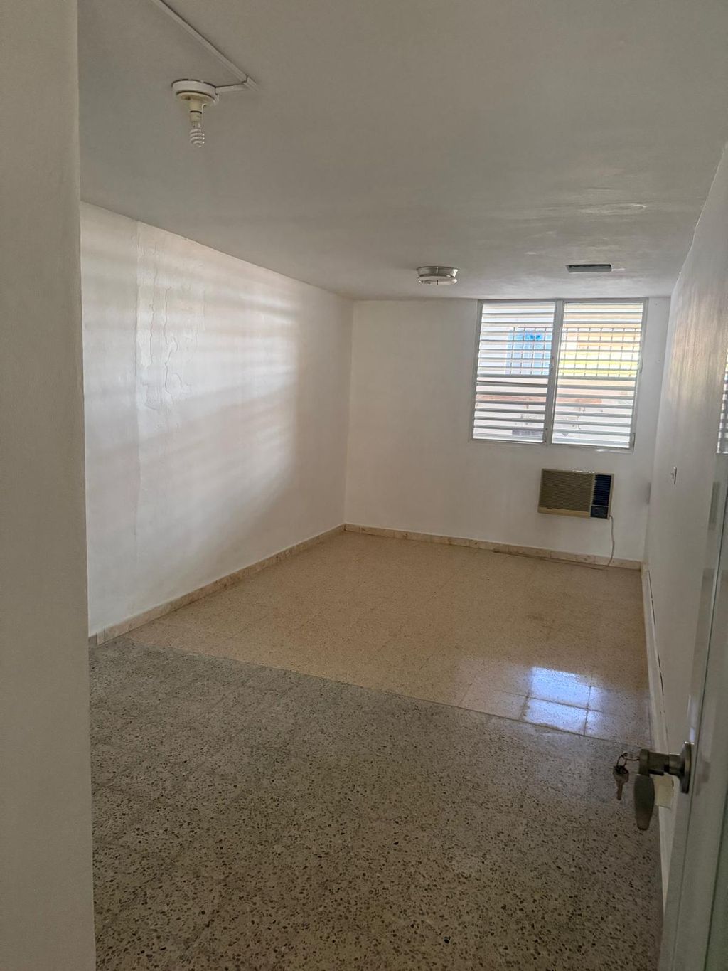 Alturas de Interamericana, 17 Trujillo Alto 00976 PR